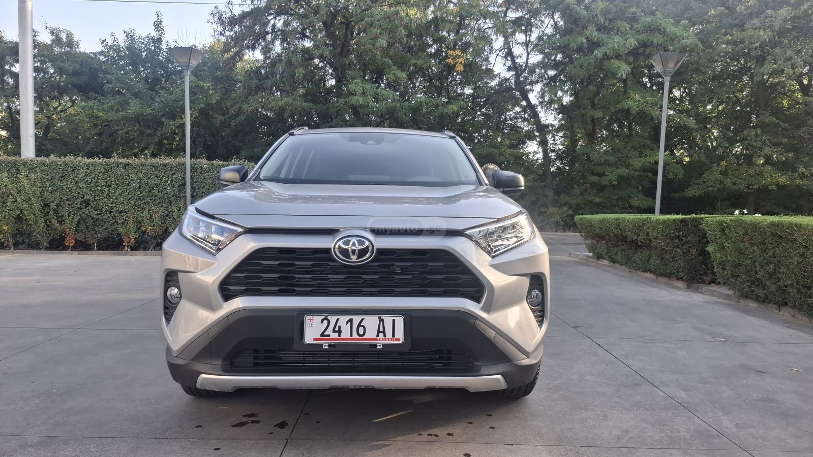 Toyota RAV4 2021 — photo 2