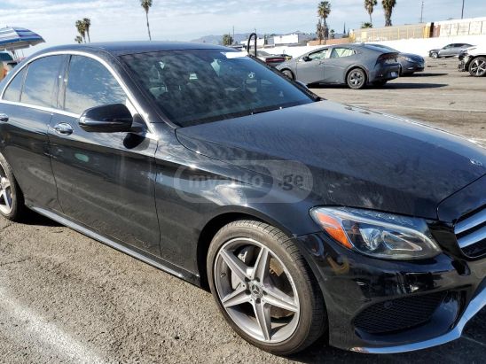 Mercedes-Benz C 300 2018 — photo 2