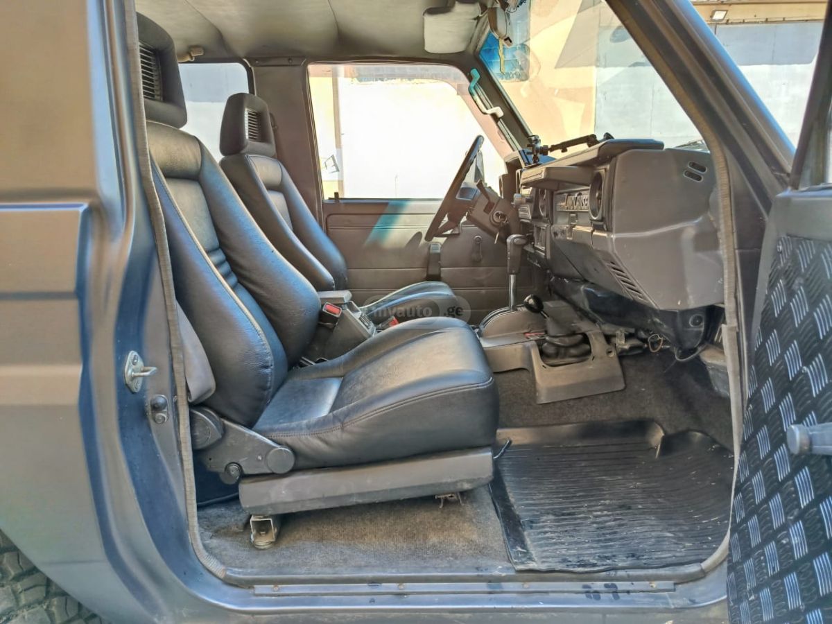 Toyota Land Cruiser 2000 — photo 2