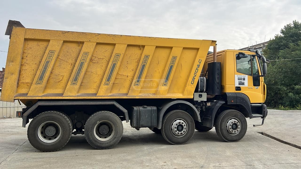 Isuzu TGS 2020 — photo 2