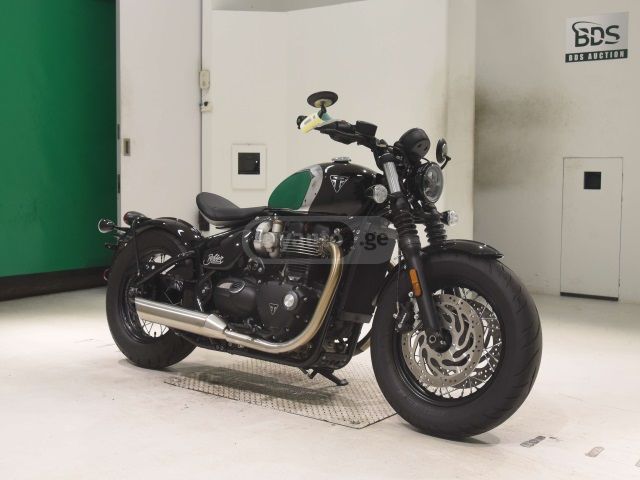 Triumph Bonneville Bobber 2023 — photo 2