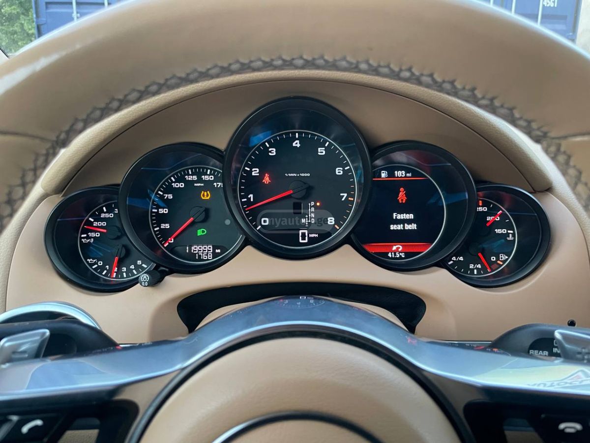 Porsche Cayenne 2015 — photo 2