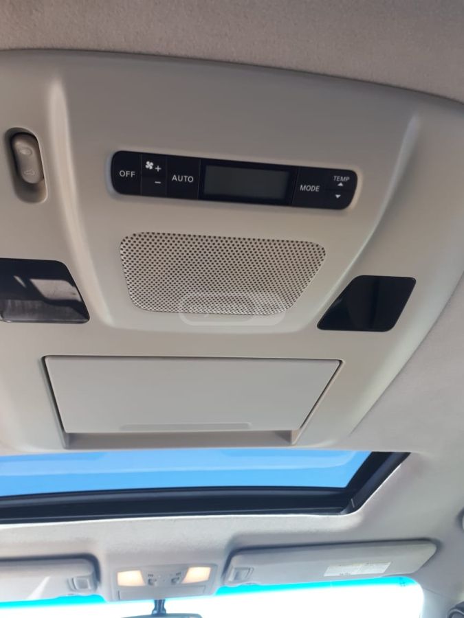 Nissan Quest 2011 — photo 2
