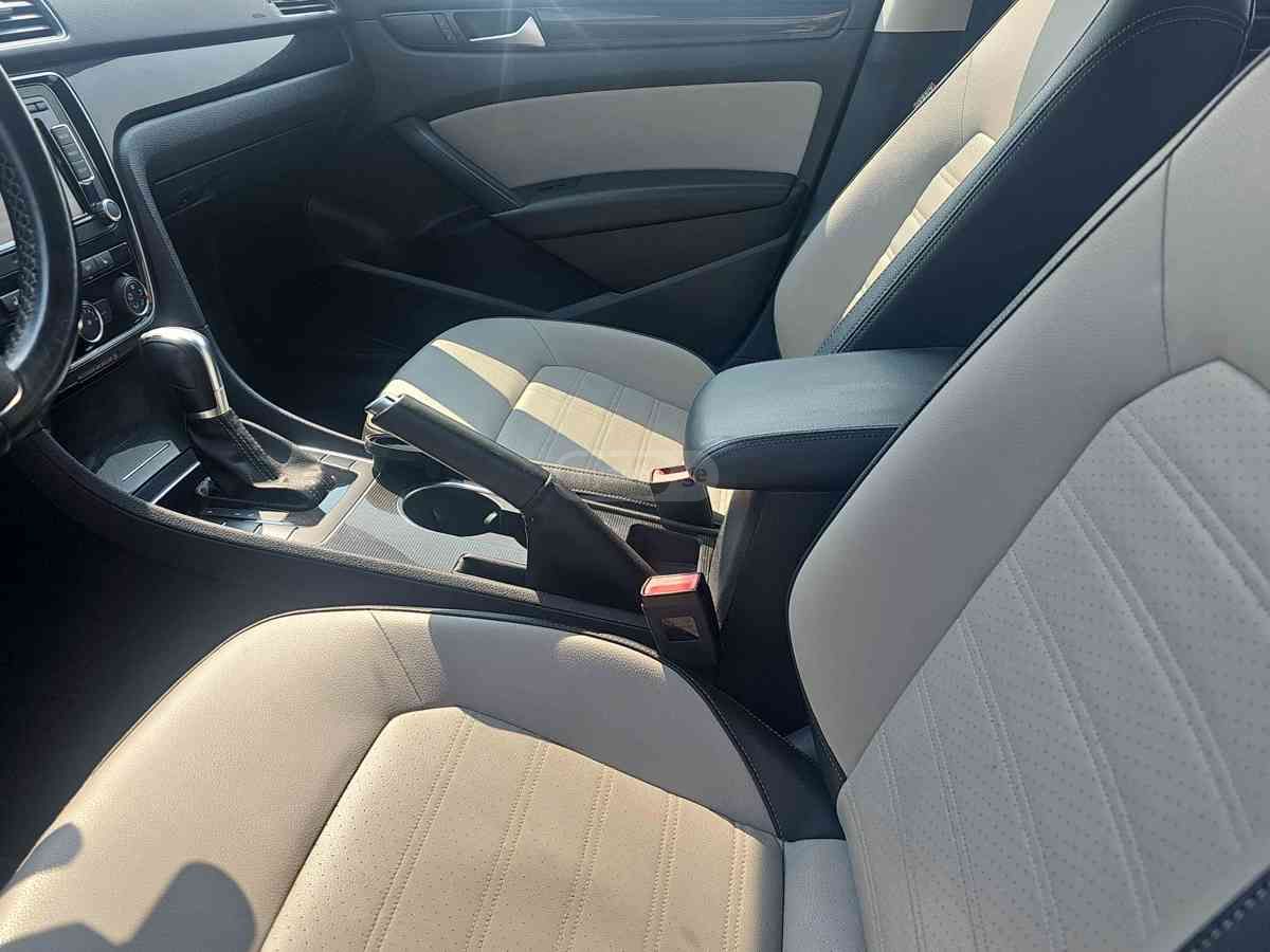 Volkswagen Passat 2014 — photo 2