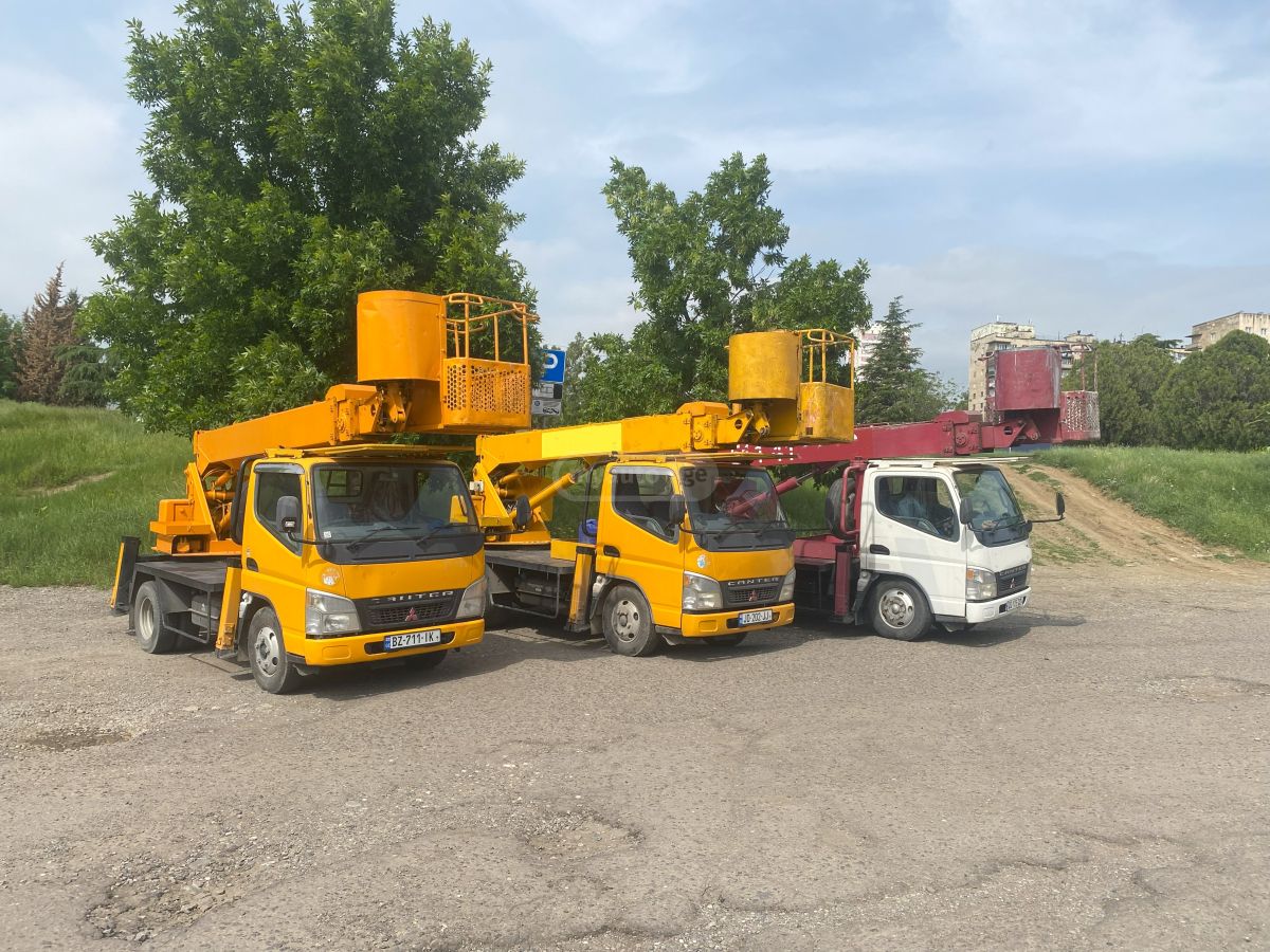 Mitsubishi Canter 2012 — photo 2