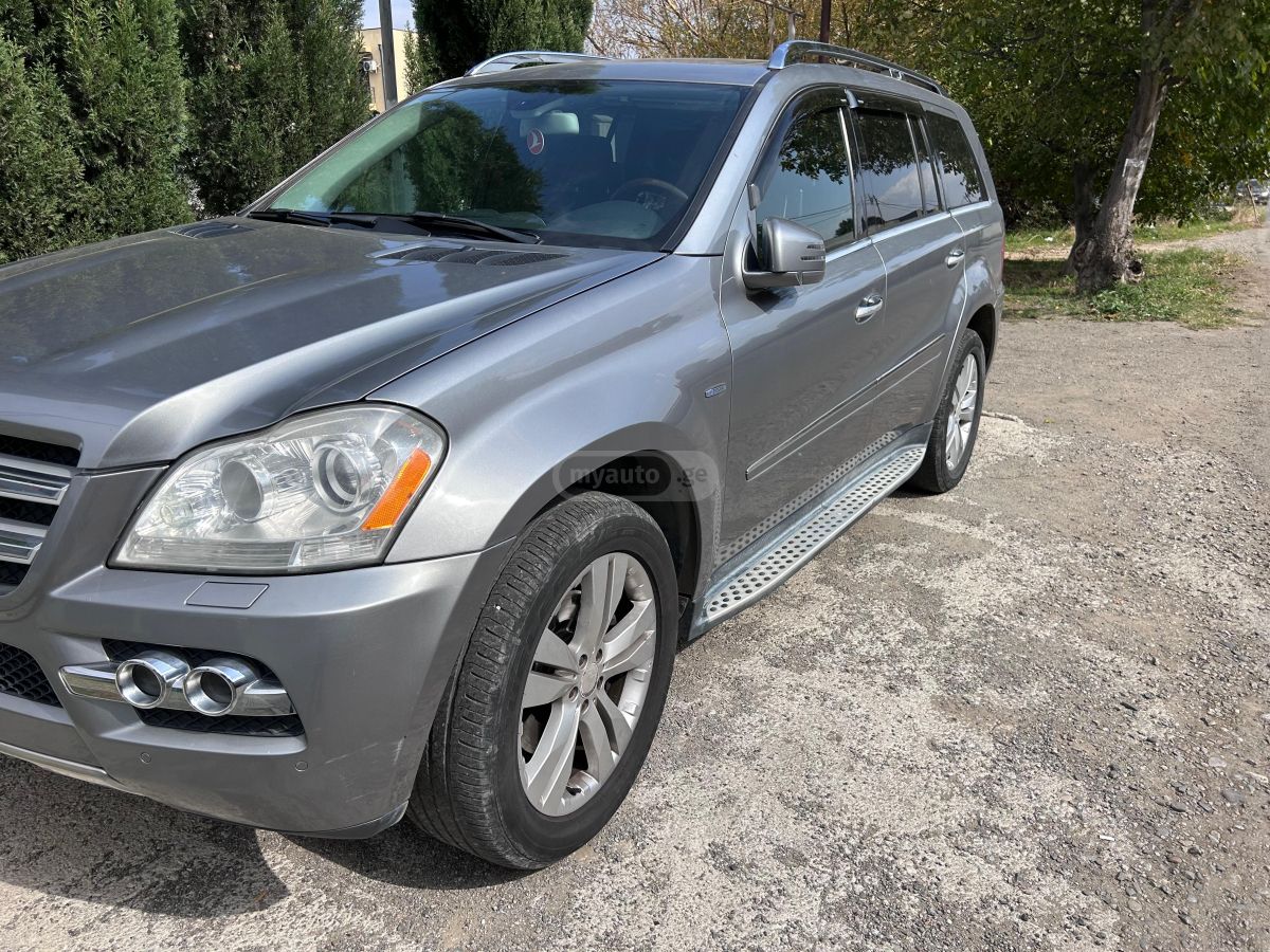 Mercedes-Benz GL 350 2011 — photo 2