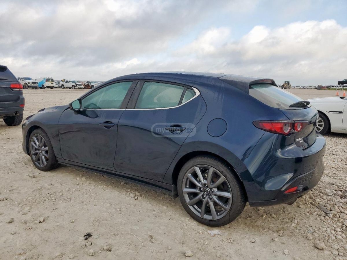 Mazda Mazda3 2021 — photo 2