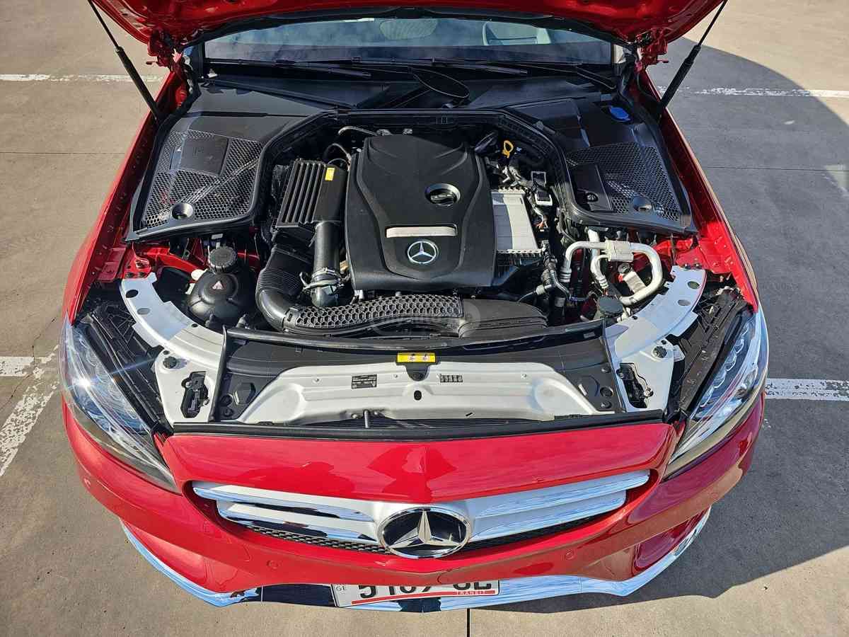 Mercedes-Benz C 300 2017 — photo 2