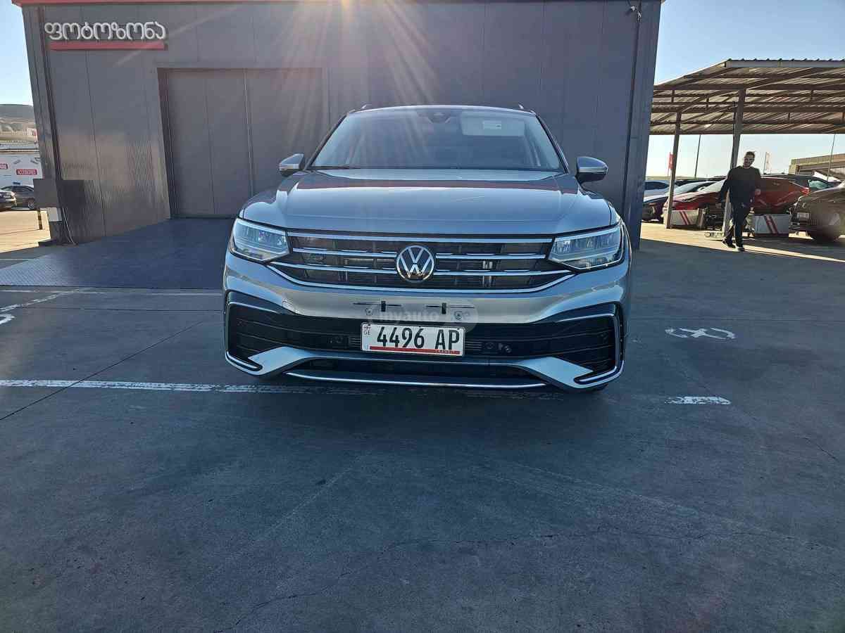 Volkswagen Tiguan 2022 — photo 2