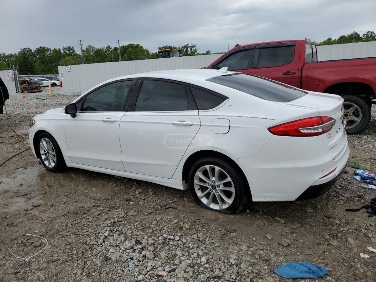 Ford Fusion 2019 — photo 2