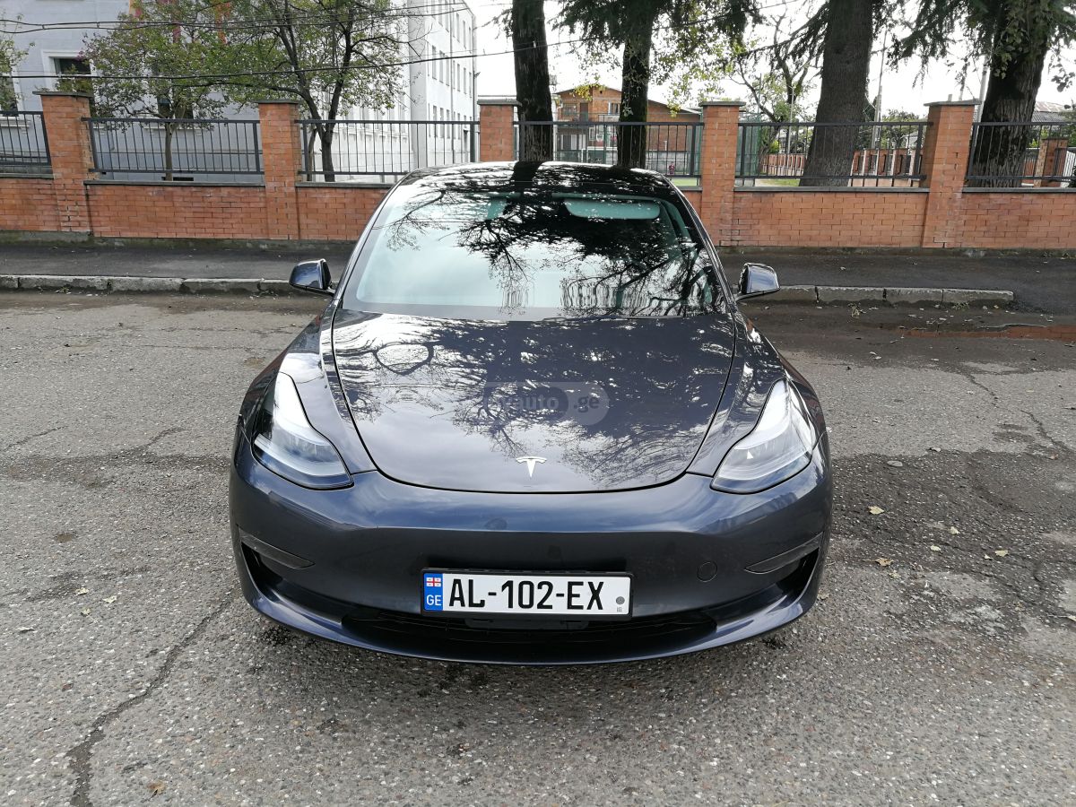 Tesla Model 3 2023 — photo 2