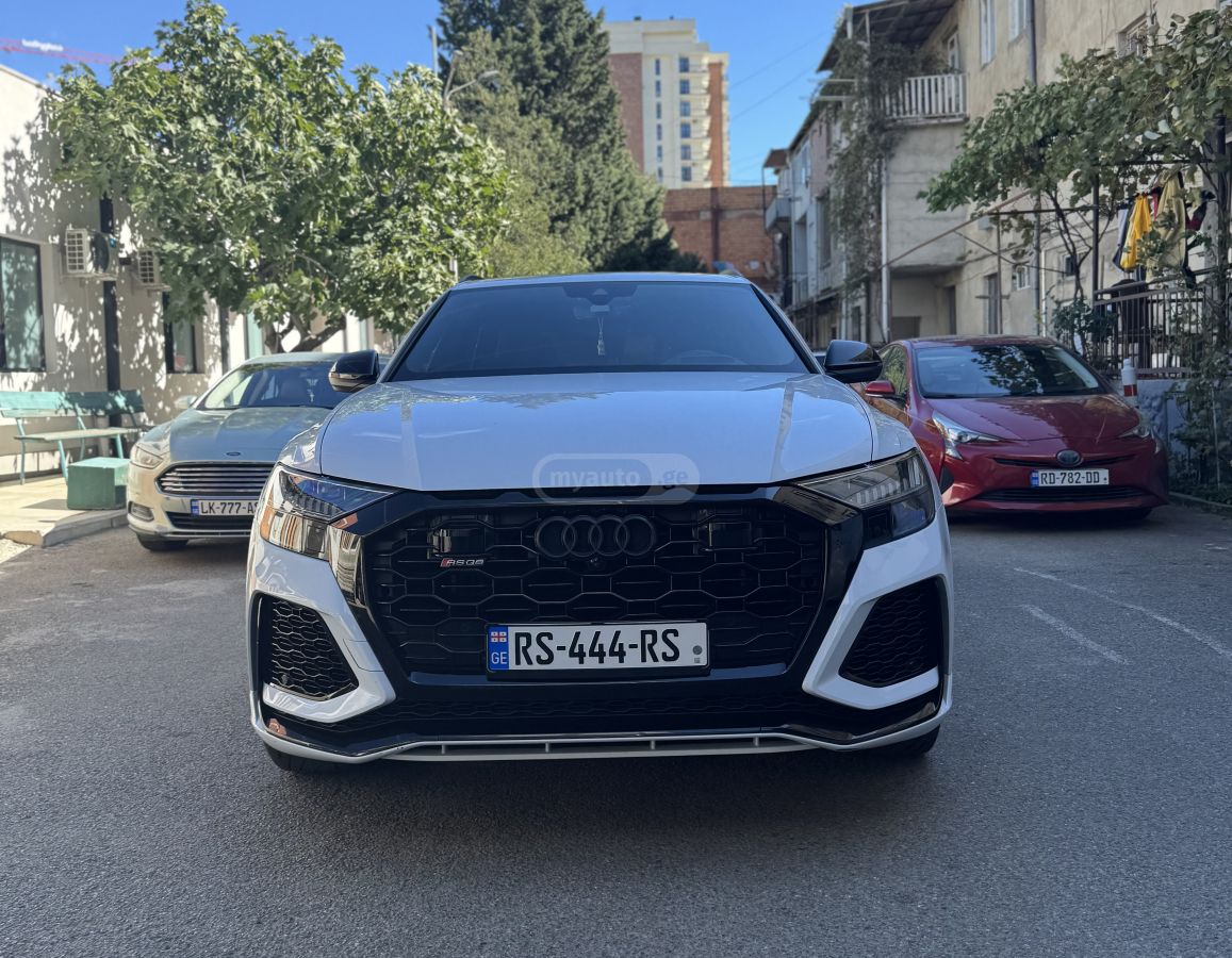 Audi RS Q8 2021 — photo 2