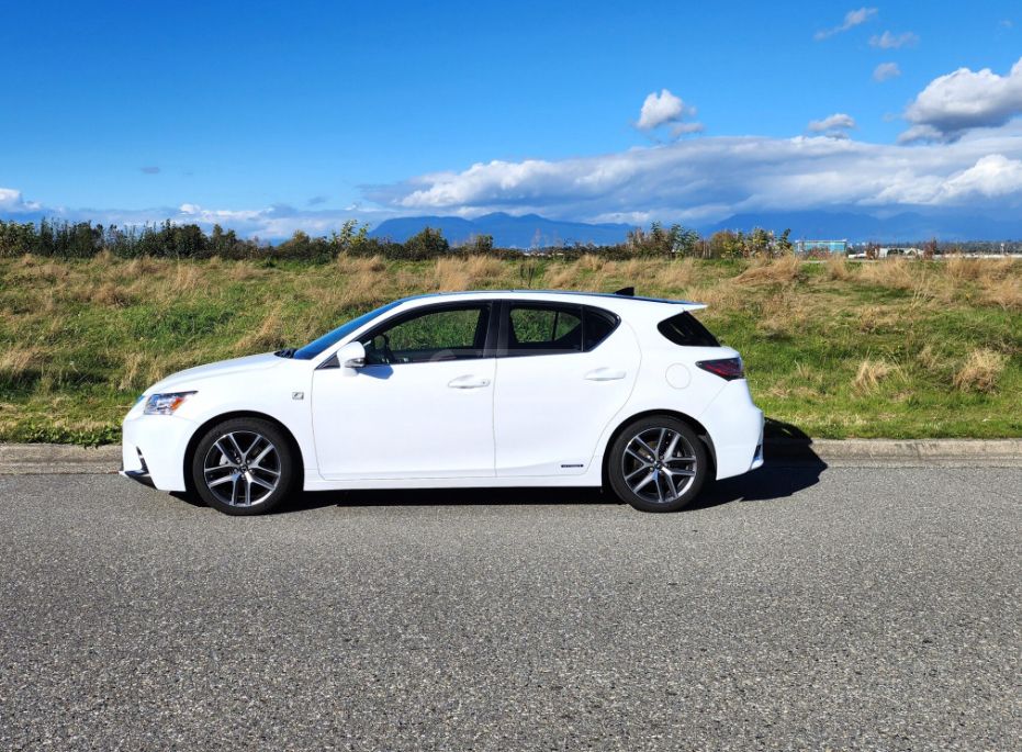Lexus CT 200 h 2015 — photo 2