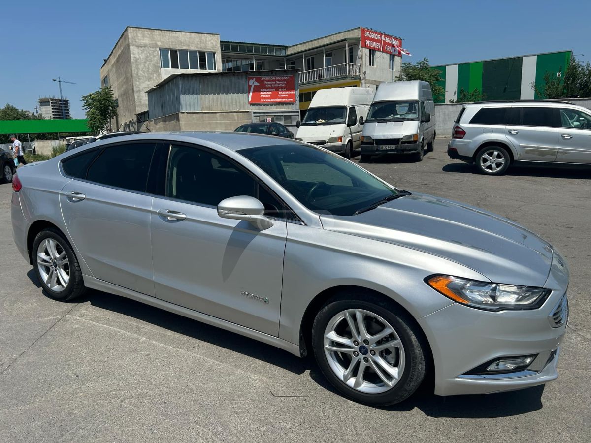 Ford Fusion 2018 — photo 2
