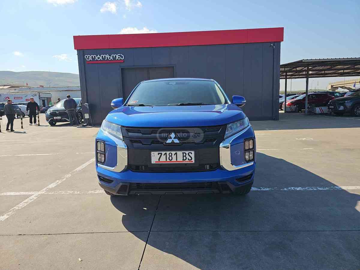 Mitsubishi Outlander 2021 — photo 2