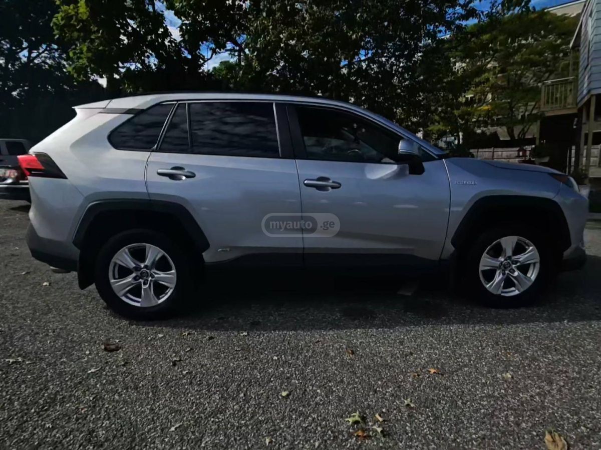 Toyota RAV 4 2020 — photo 2