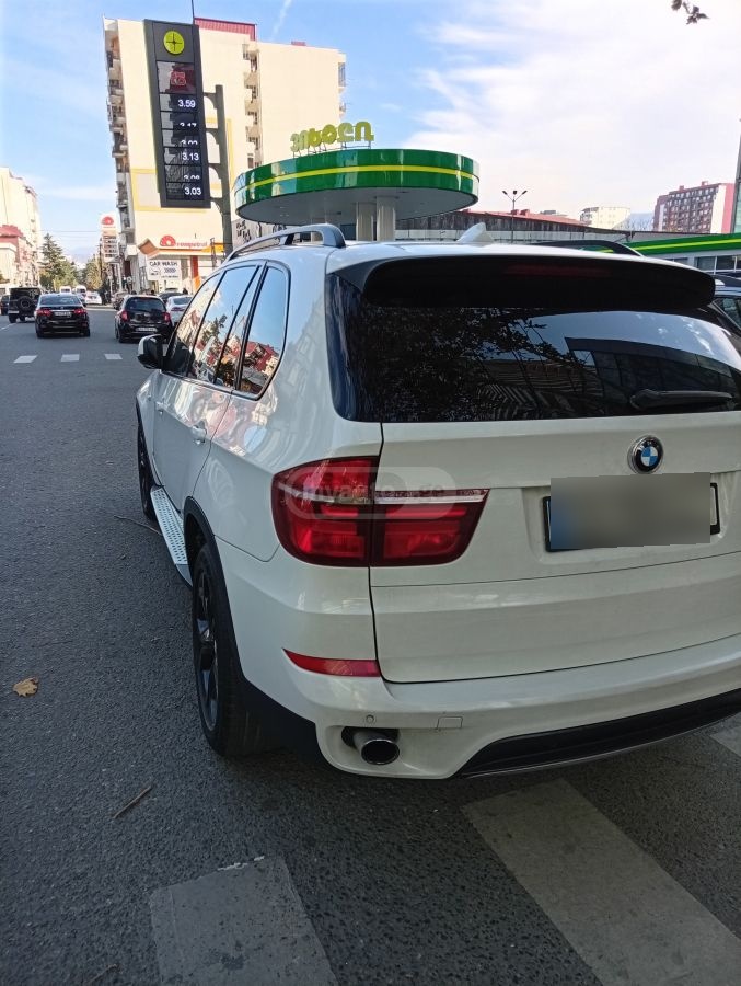 BMW X5 2013 — photo 2