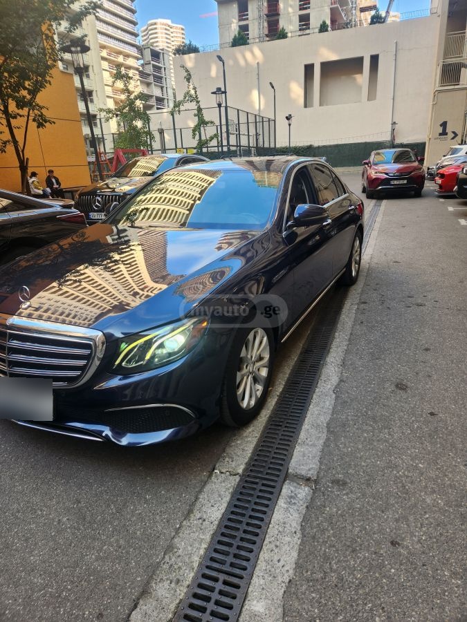 Mercedes-Benz C 300 2016 — photo 2