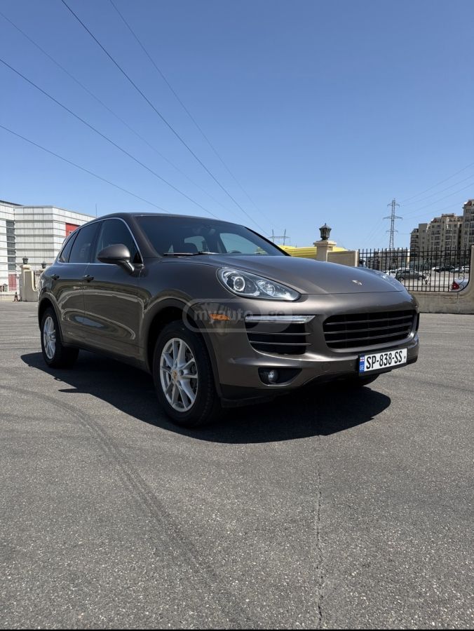 Porsche Cayenne 2016 — photo 2
