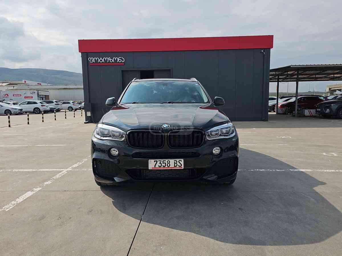 BMW X5 2017 — photo 2