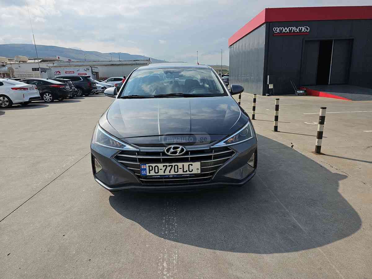 Hyundai Elantra 2019 — photo 2