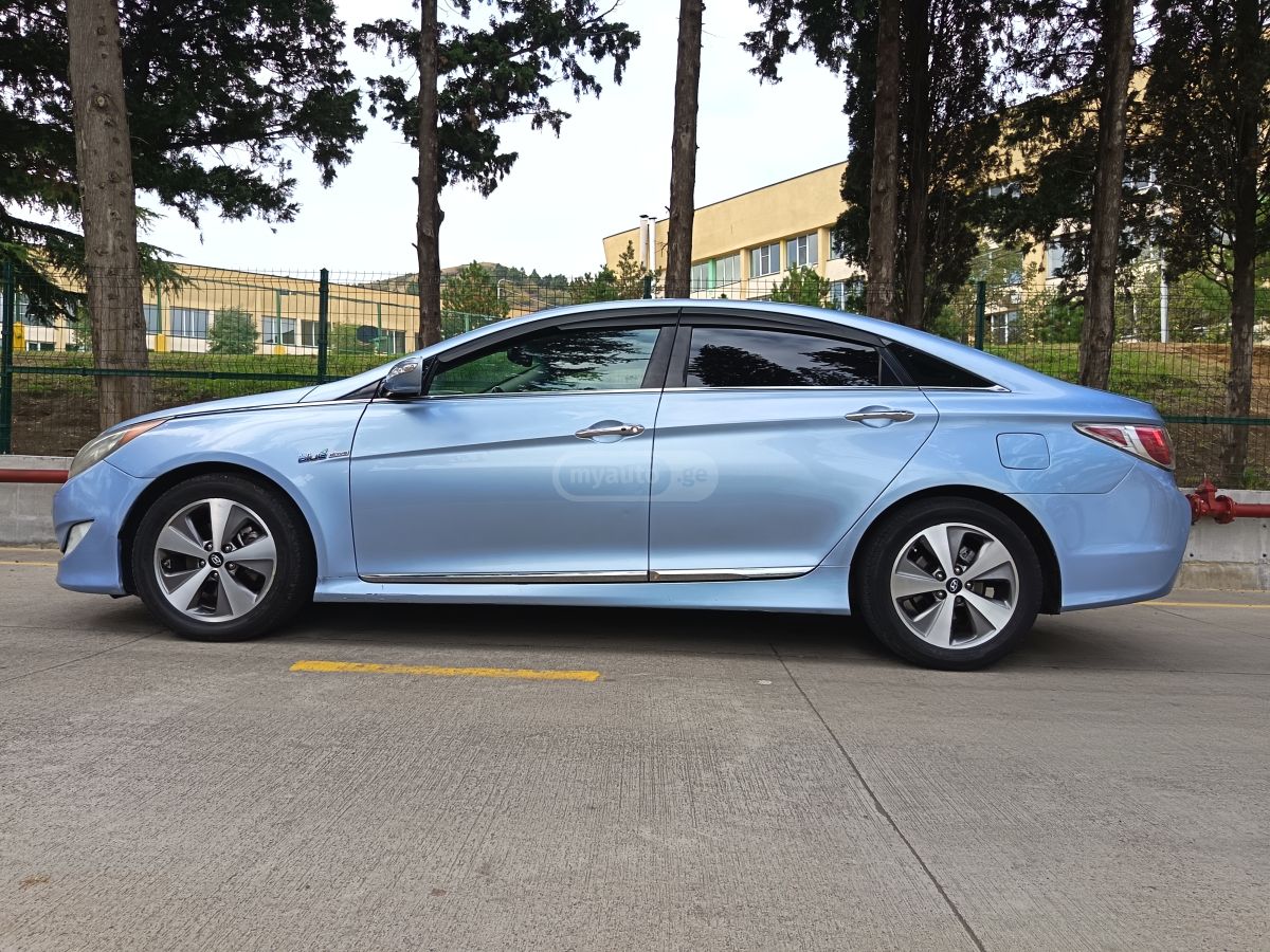 Hyundai Sonata 2011 — photo 2