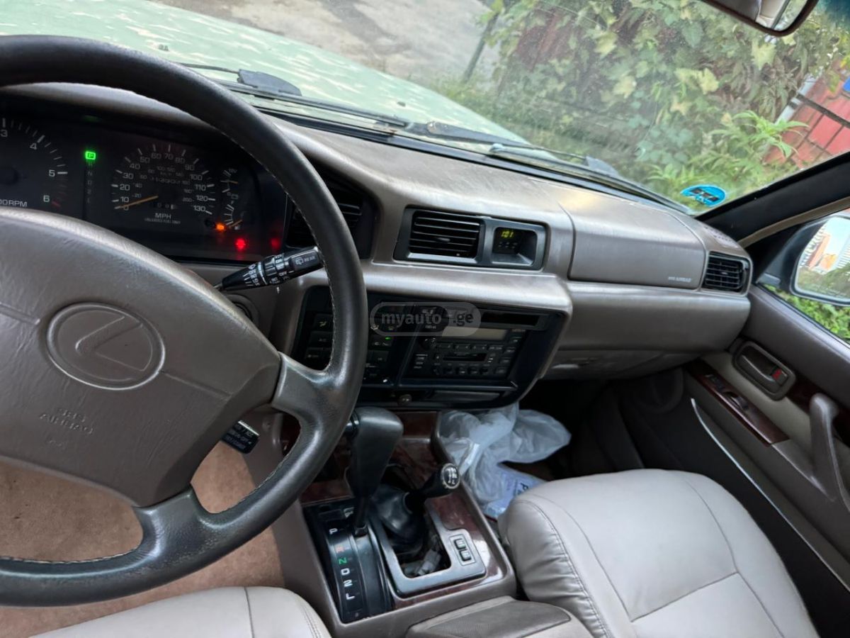 Lexus LX 450 1998 — photo 2