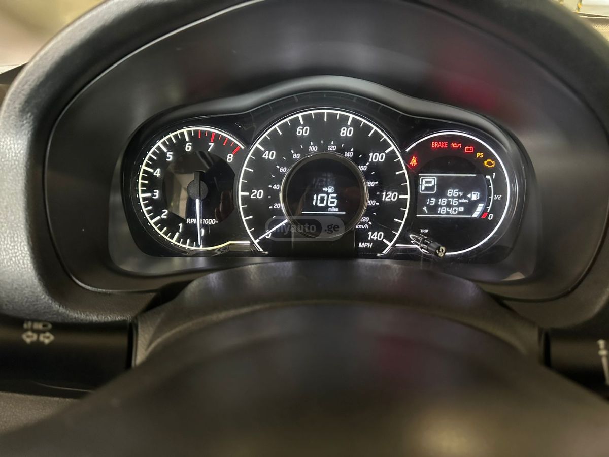 Nissan Versa 2015 — photo 2