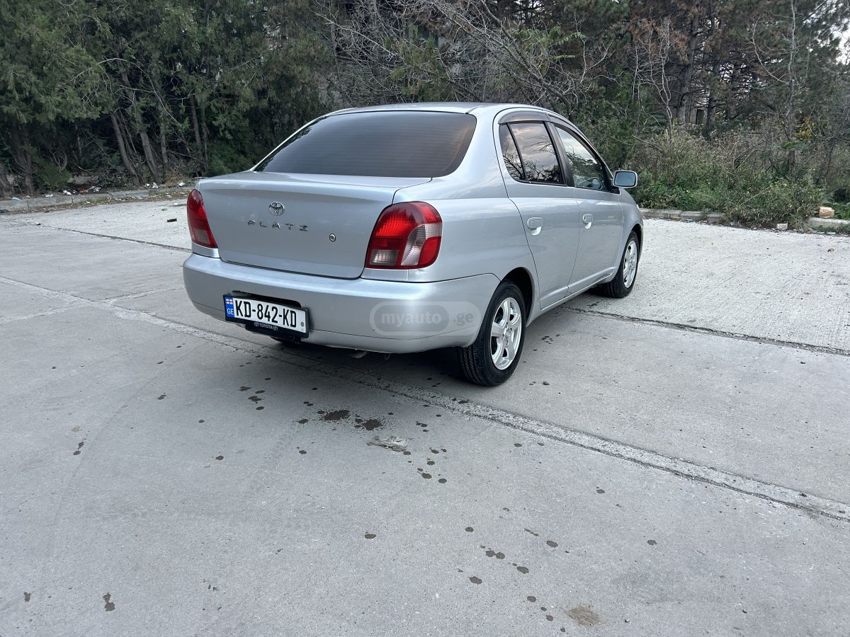 Toyota Vitz 2001 — photo 2