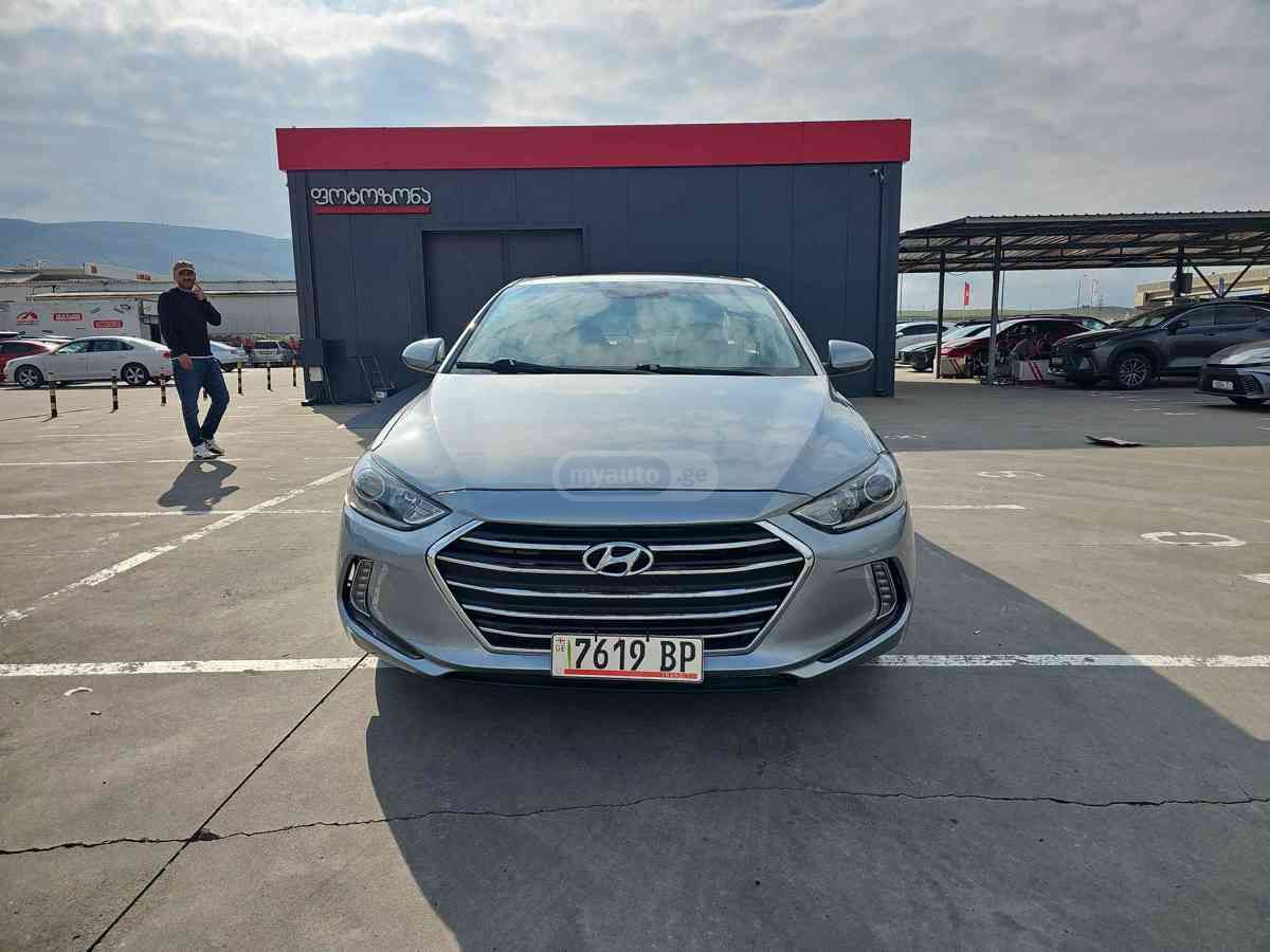 Hyundai Elantra 2017 — photo 2