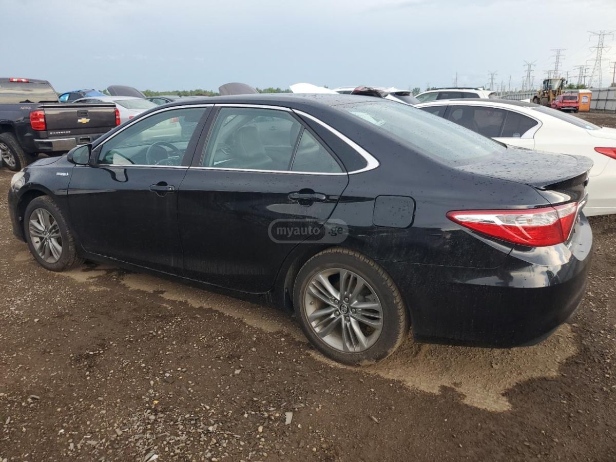 Toyota Camry 2017 — photo 2