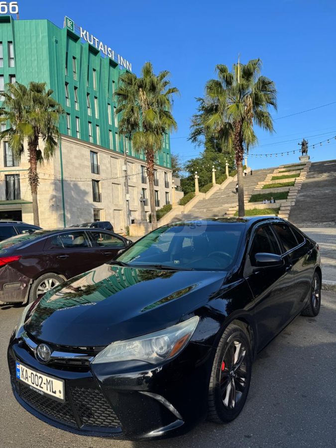 Toyota Camry 2015 — photo 2