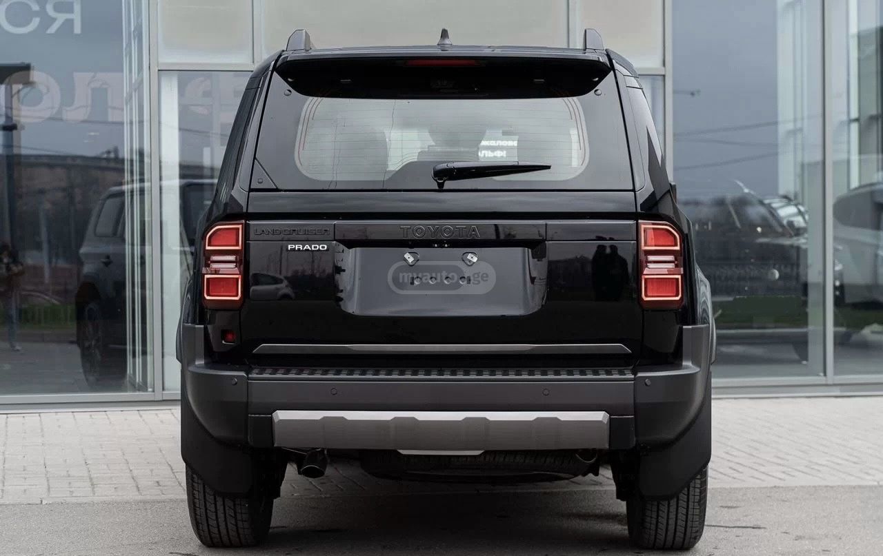 Toyota Land Cruiser Prado 2025 — photo 2