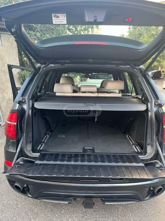 BMW X5 2011 — photo 2