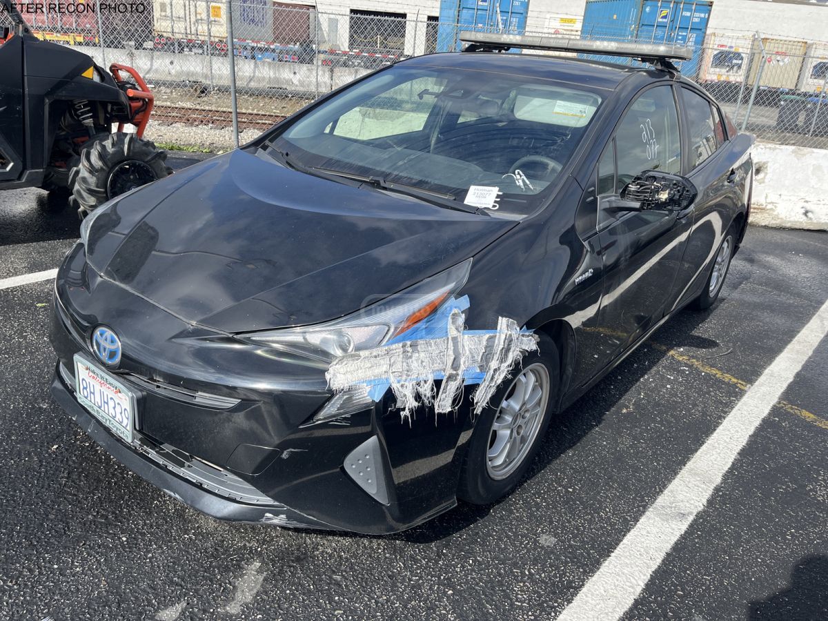 Toyota Prius 2018 — photo 2