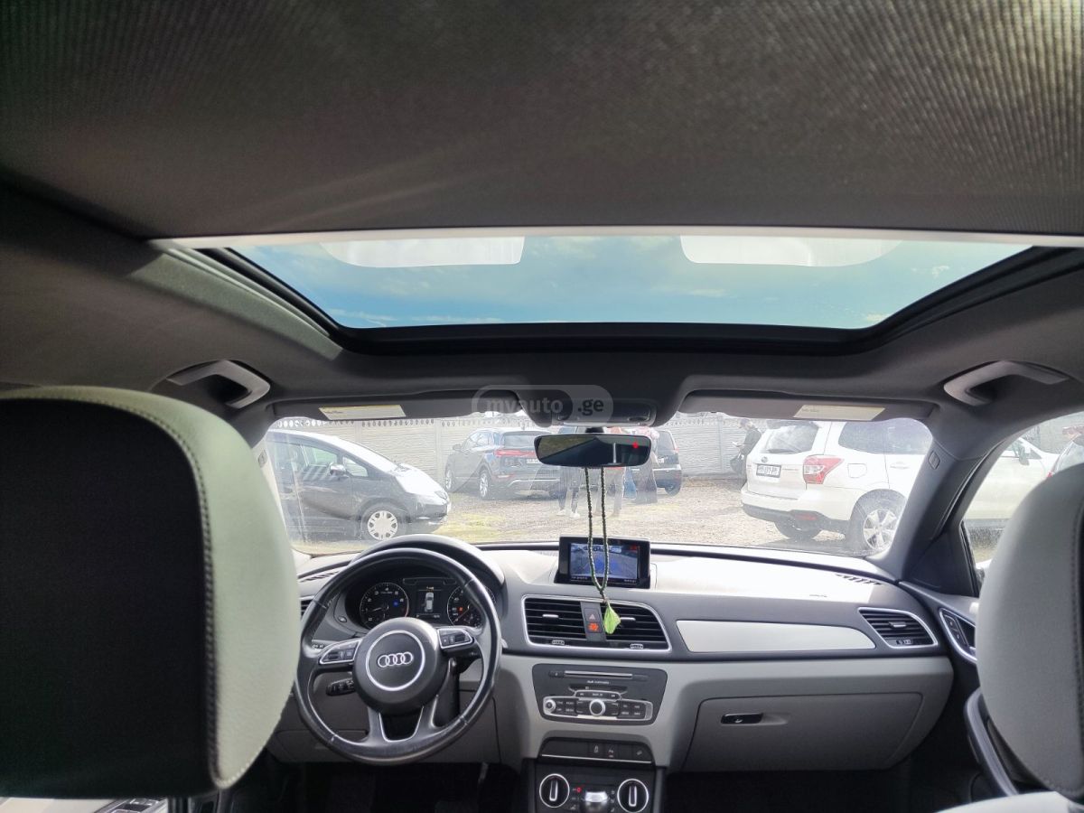 Audi Q3 2017 — photo 2