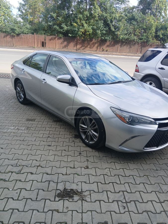 Toyota Camry 2015 — photo 2
