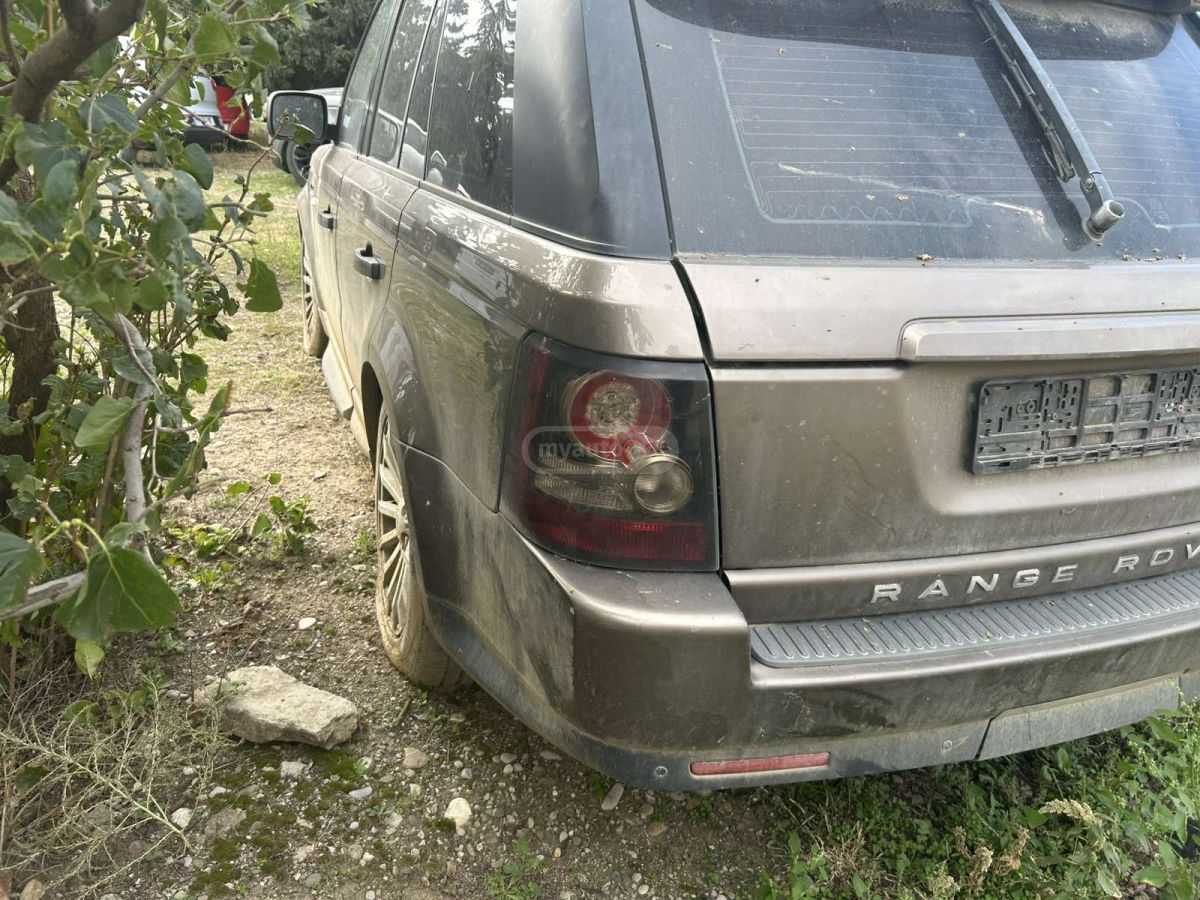 Land Rover Range Rover Sport 2010 — photo 2