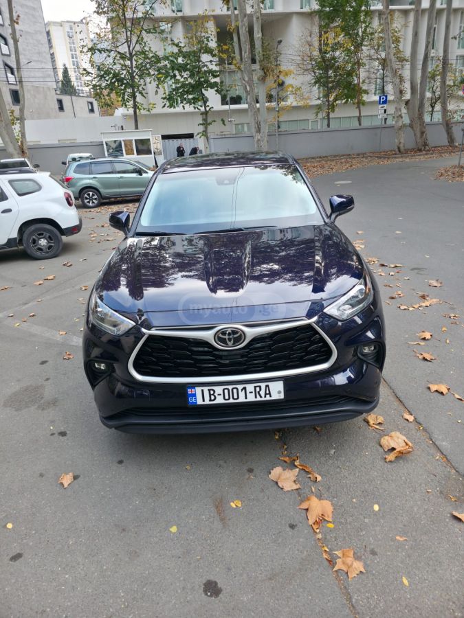 Toyota Highlander 2022 — photo 2