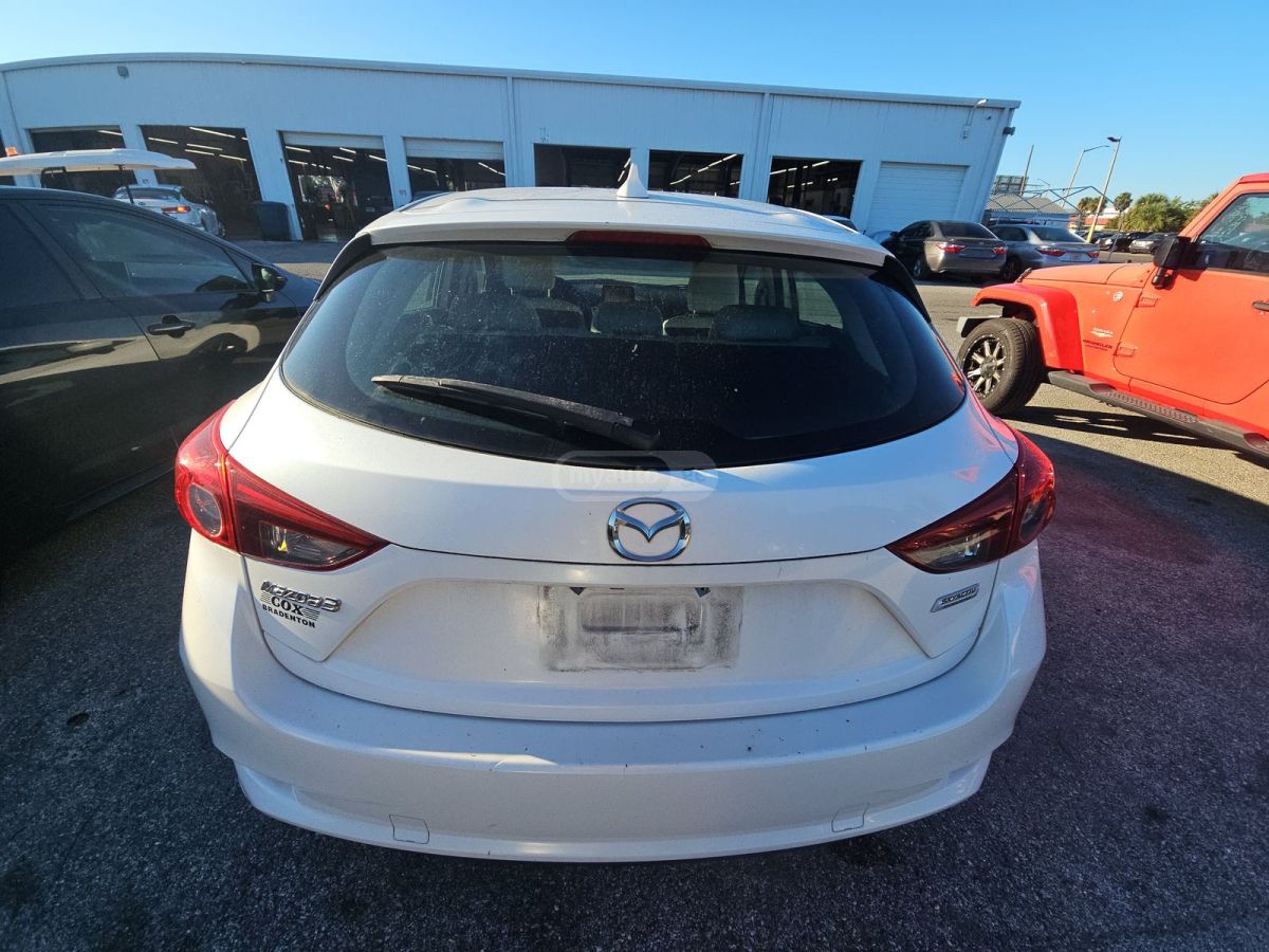 Mazda Mazda 3 2018 — photo 2