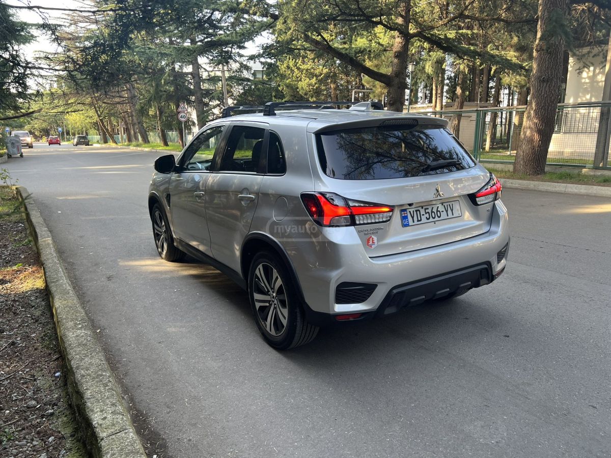 Mitsubishi Outlander Sport 2021 — photo 2