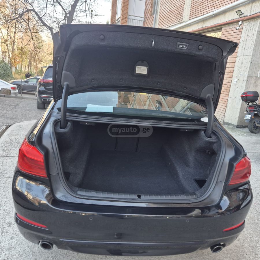 BMW 530 2018 — photo 2