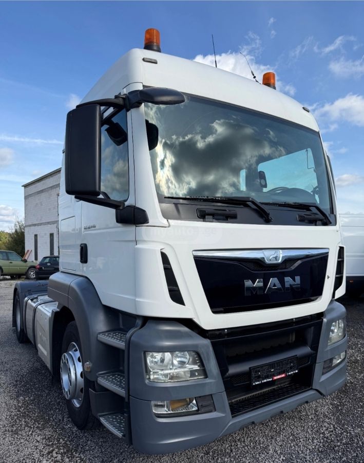 Isuzu TGS