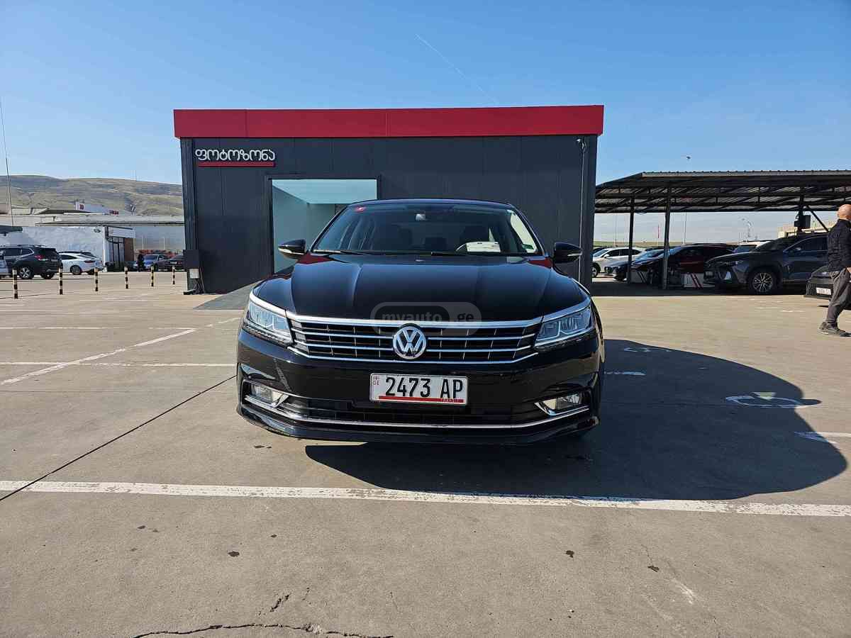 Volkswagen Passat 2018 — photo 2