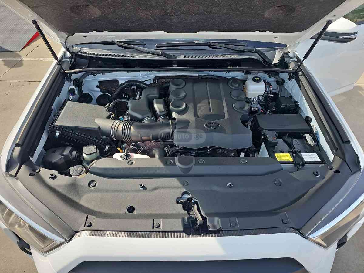 Toyota 4Runner 2024 — photo 2