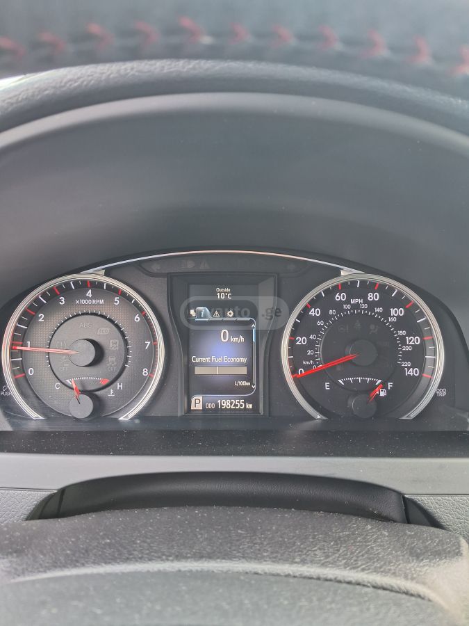 Toyota Camry 2016 — photo 2