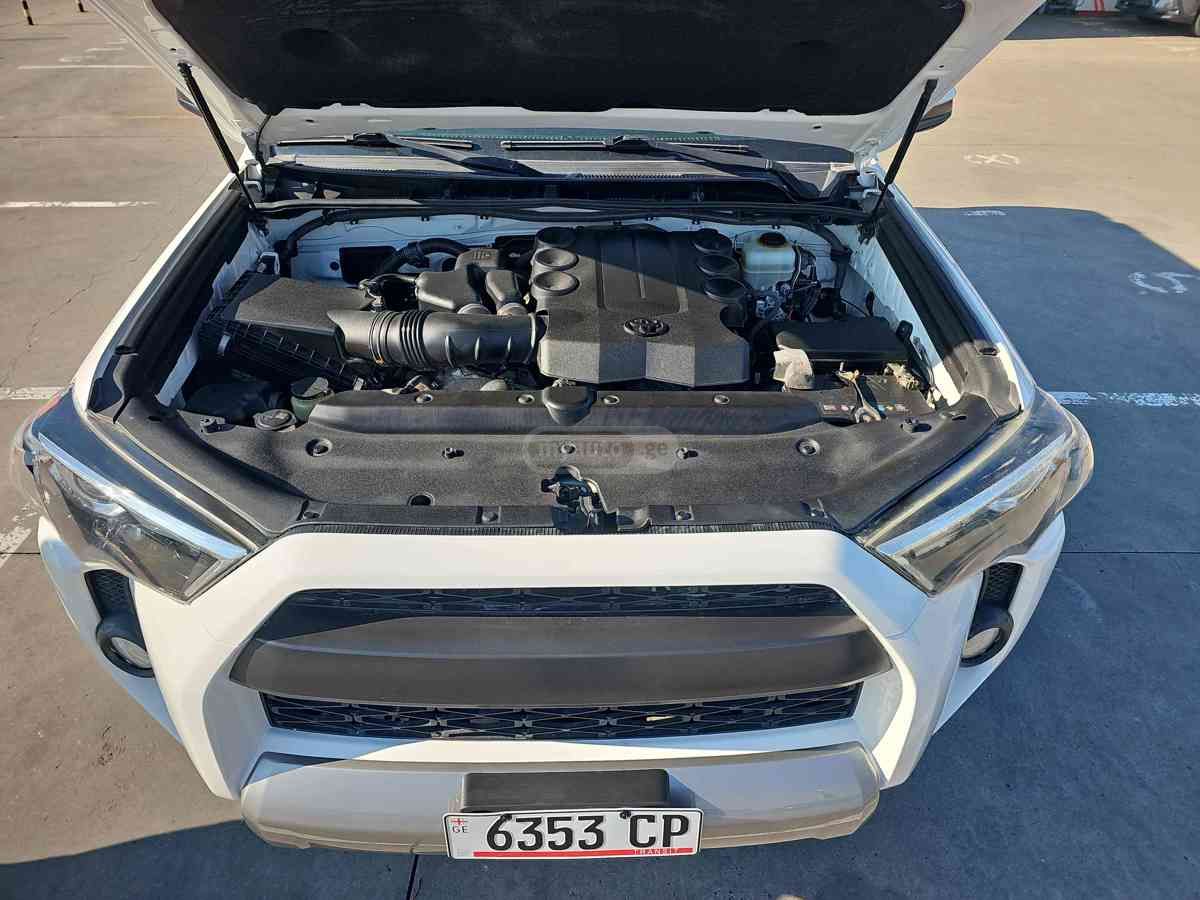 Toyota 4Runner 2017 — photo 2
