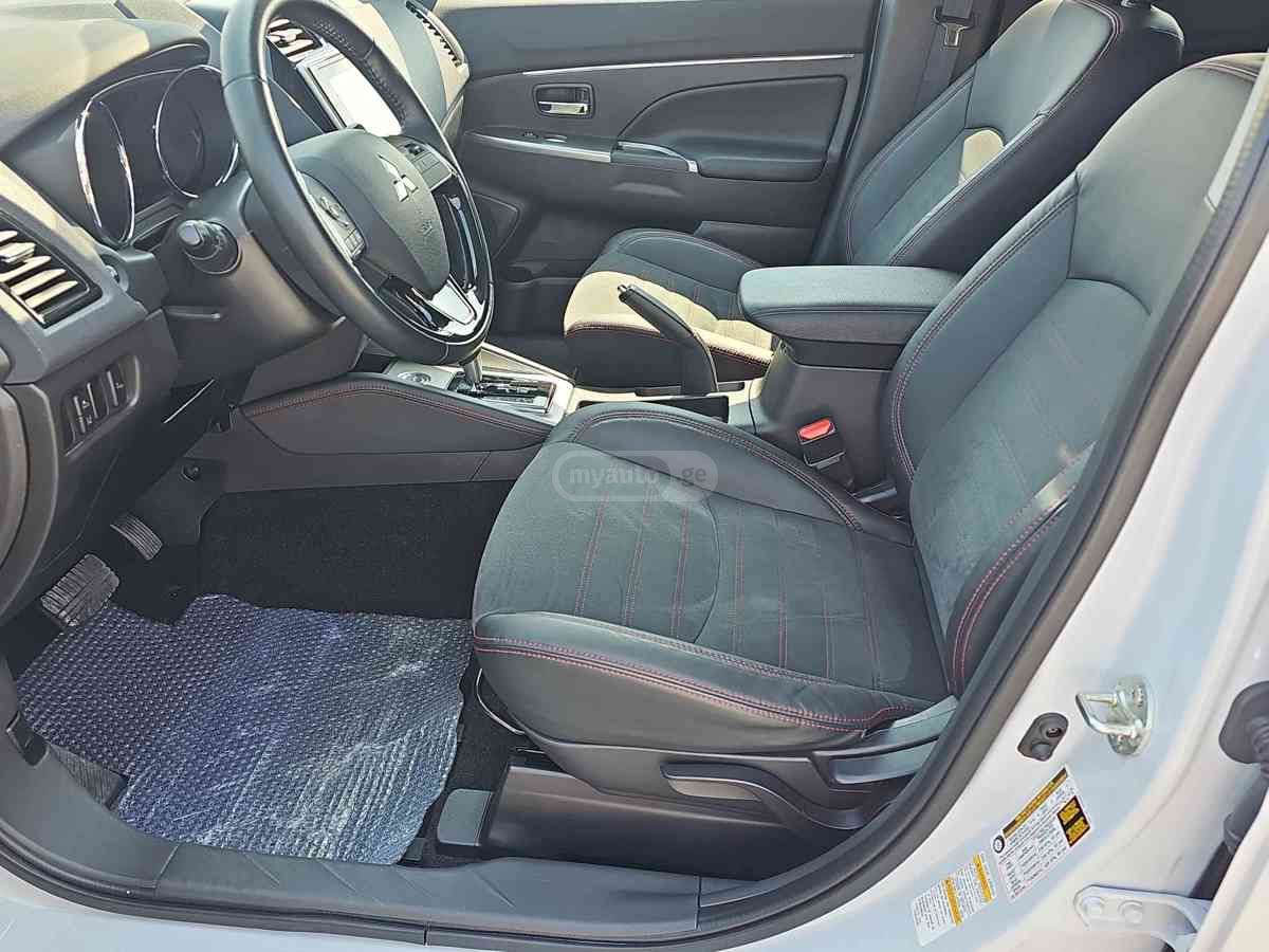 Mitsubishi Outlander Sport 2022 — photo 2
