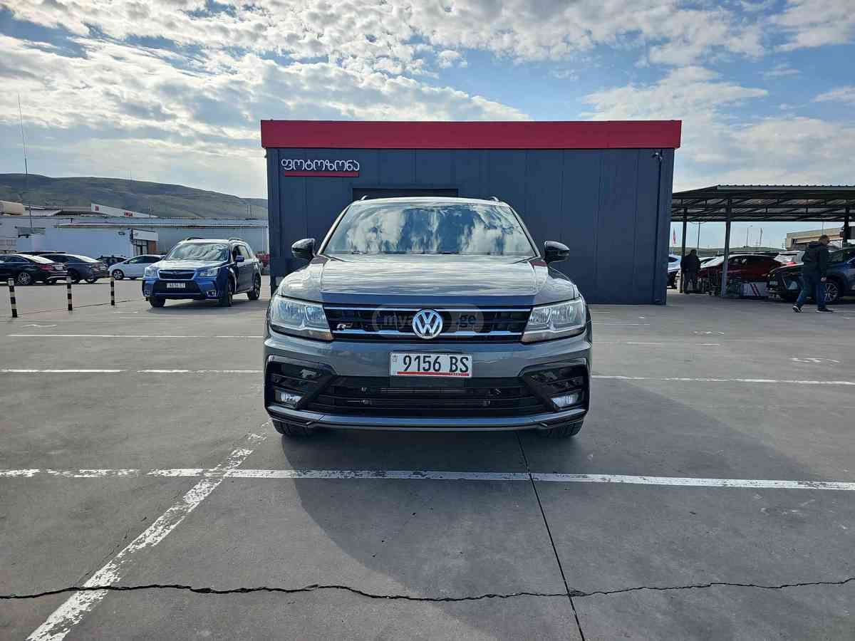 Volkswagen Tiguan 2021 — photo 2