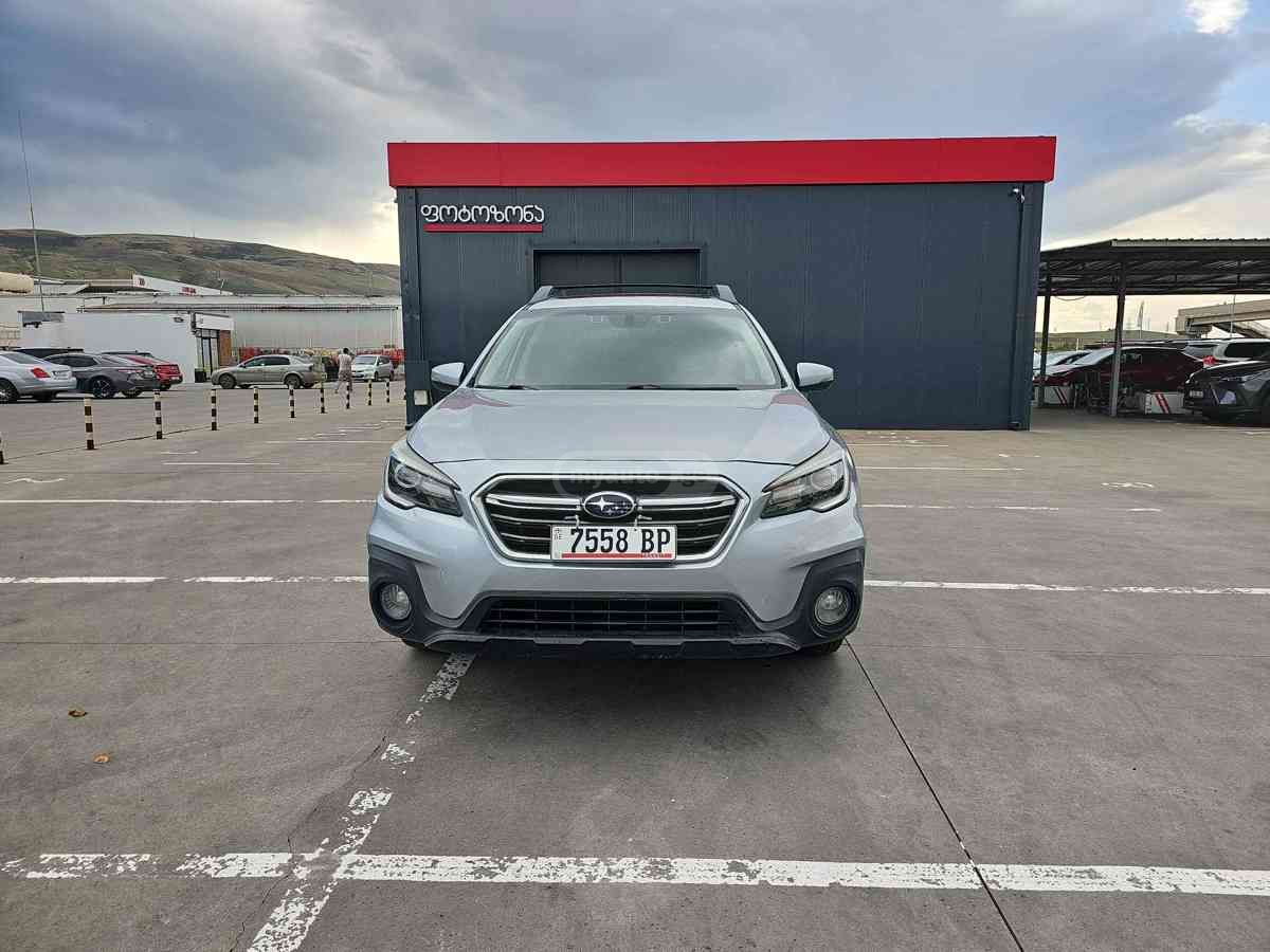 Subaru Outback 2018 — photo 2